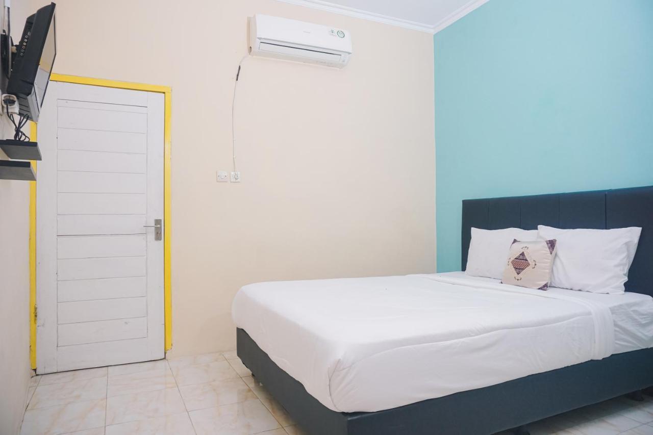 Grand Khalifah Guesthouse Sumbawa エクステリア 写真