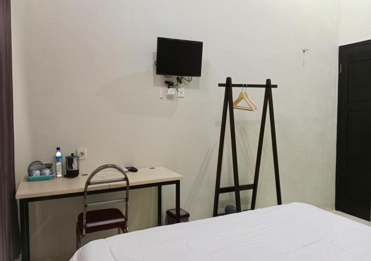 Grand Khalifah Guesthouse Sumbawa エクステリア 写真
