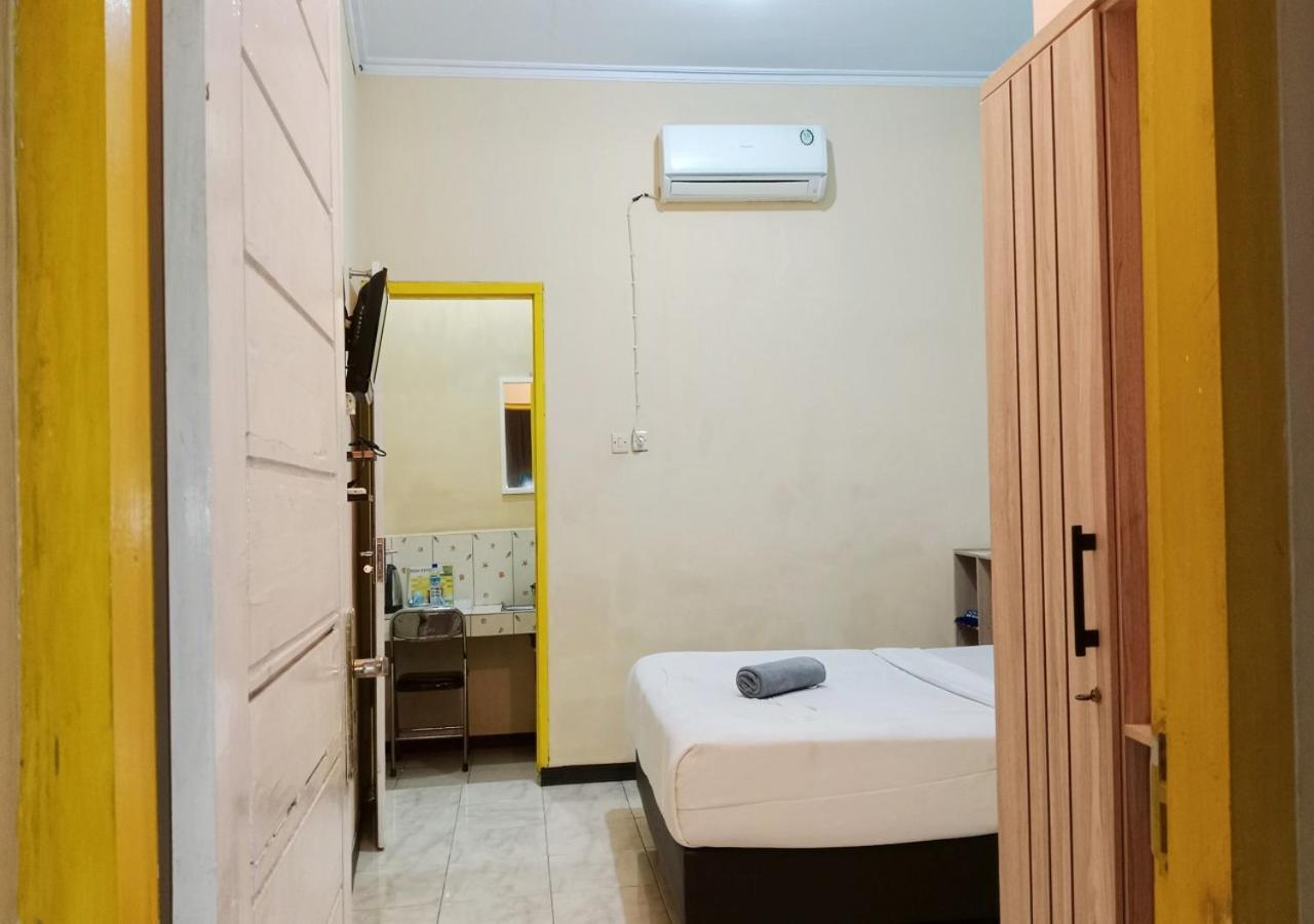 Grand Khalifah Guesthouse Sumbawa エクステリア 写真