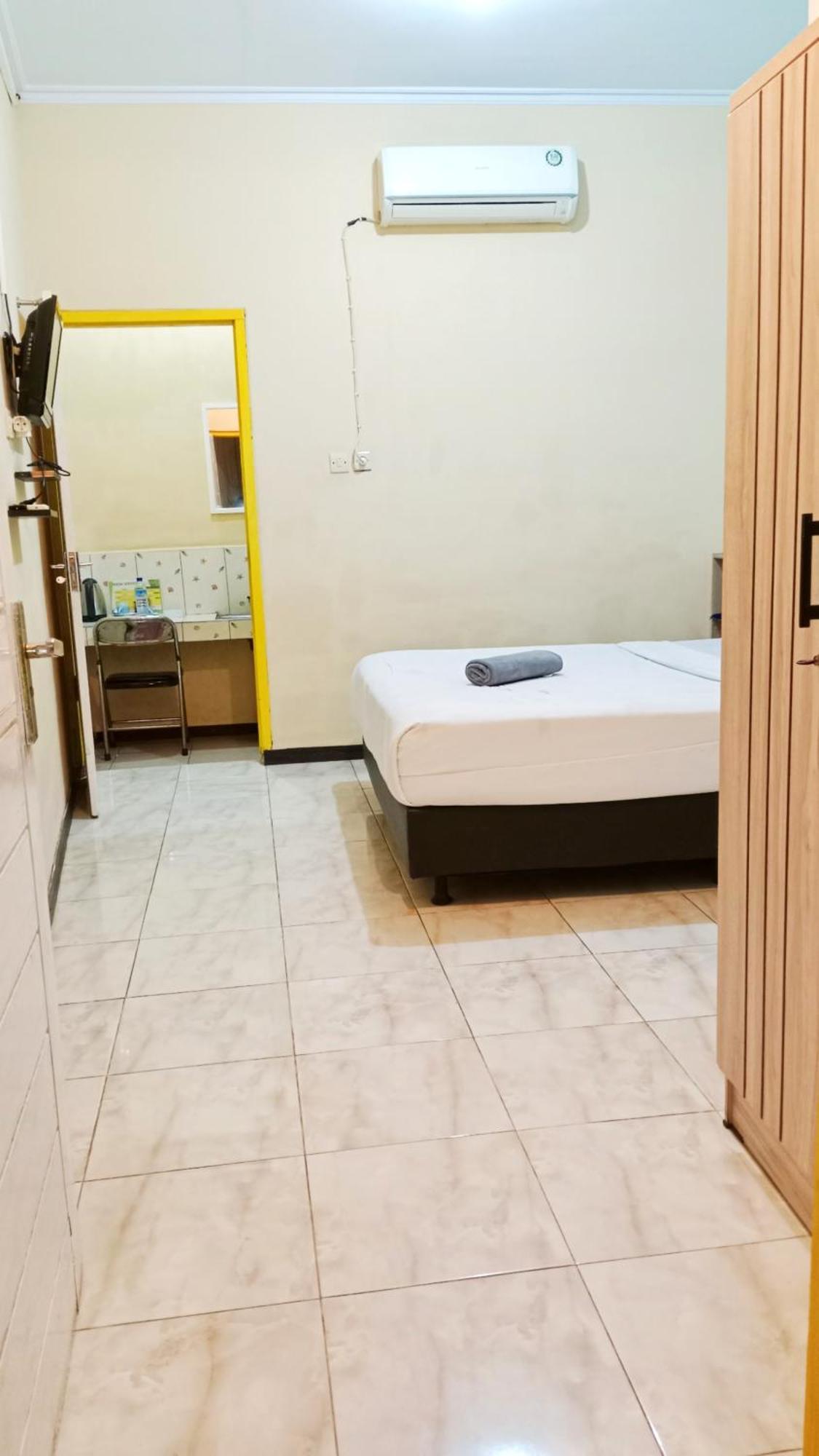 Grand Khalifah Guesthouse Sumbawa エクステリア 写真
